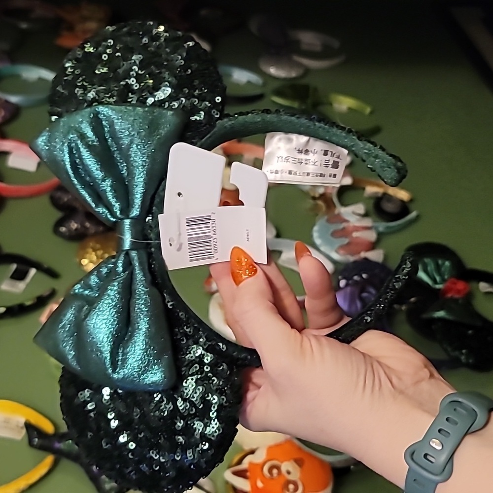 NWT Emerald Green Minnie Mickey Ears